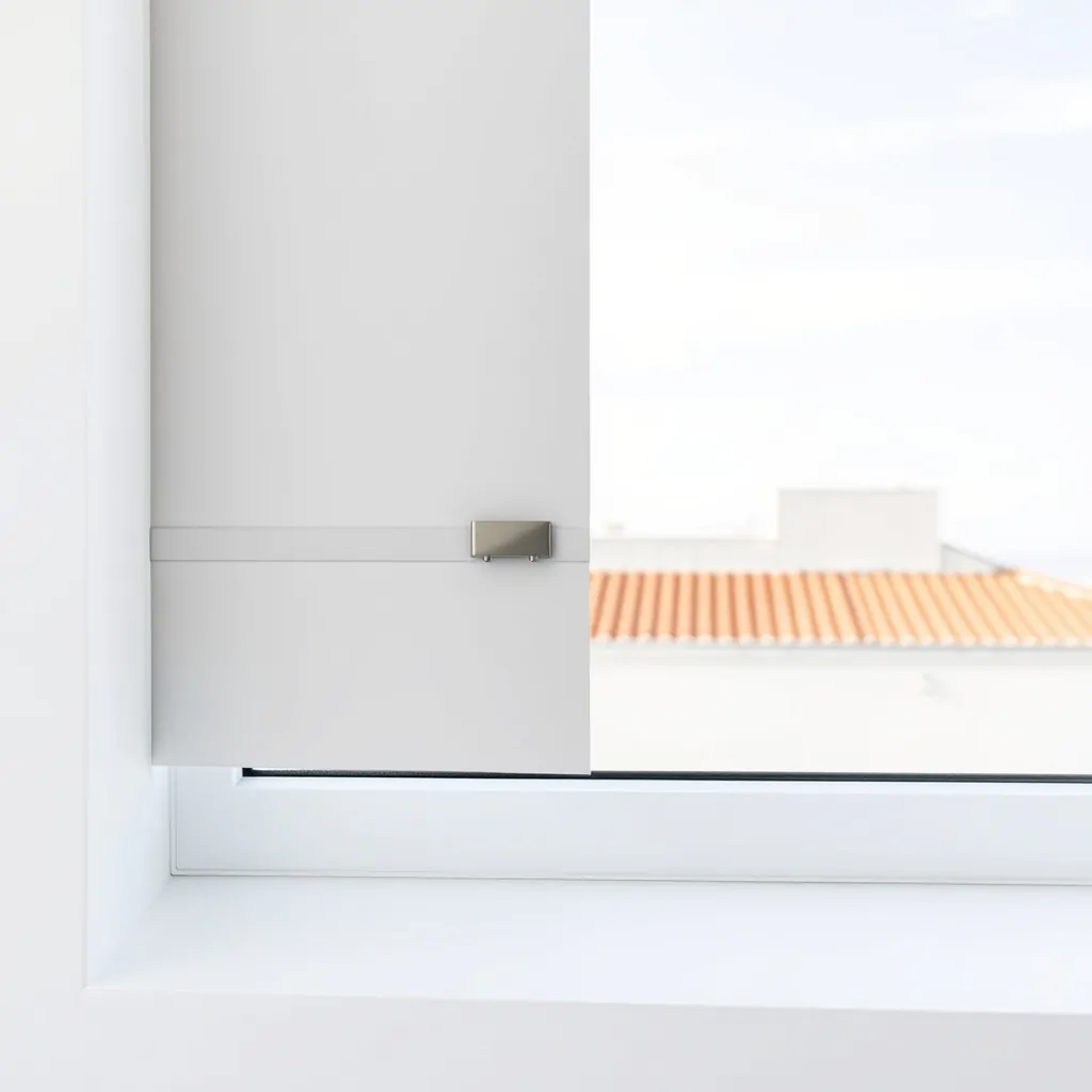 fal 1775977667736 pxlkiq 1775977667737 tm825u - &iquest;D&oacute;nde puedo instalar cerraduras de seguridad en persianas met&aacute;licas en Barcelona?